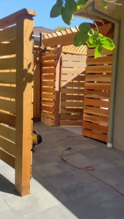 picture of newly constructed private wooden fence 